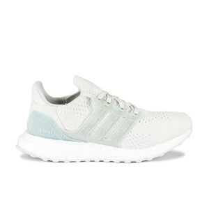 ADIDAS Ultraboost DNA 6.0 x Parley Sneaker size 9 color crew blue